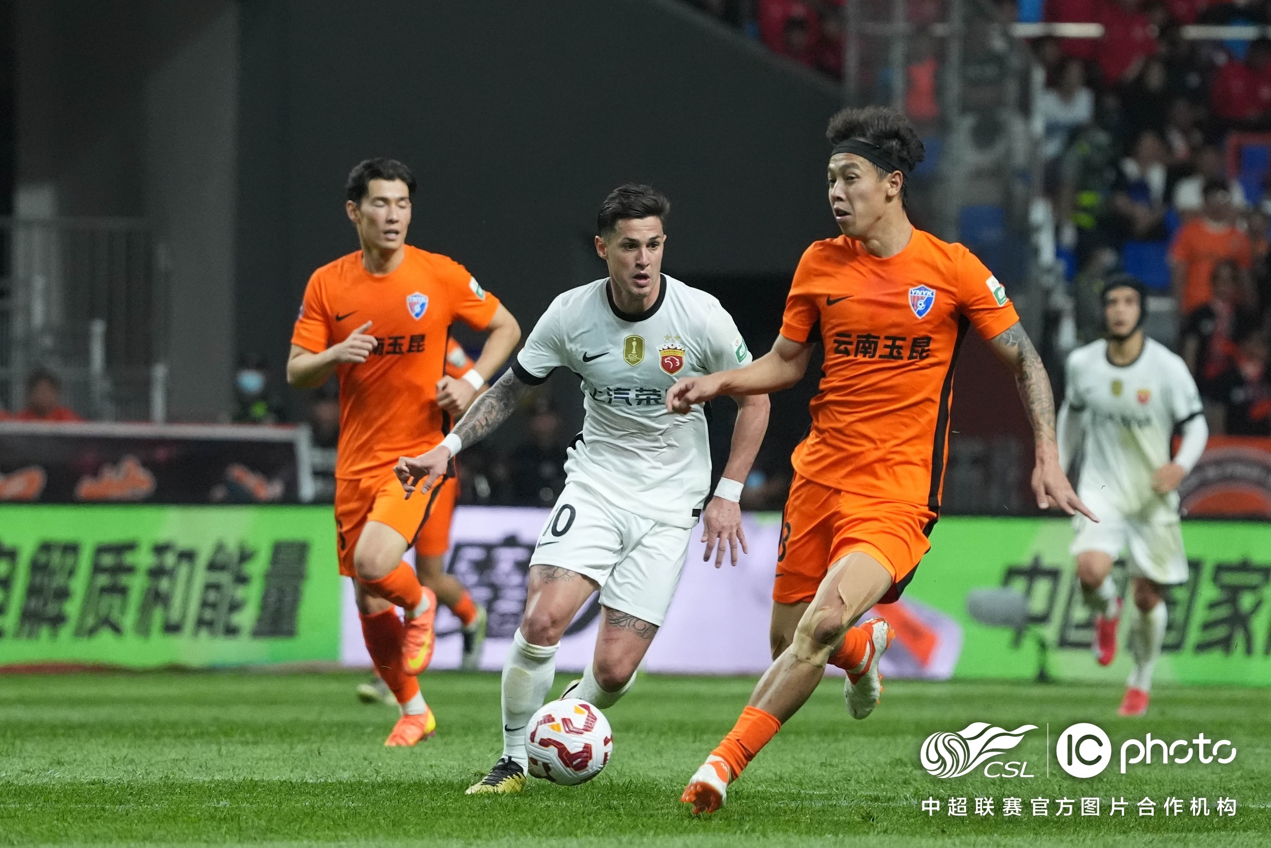 转折点夏洛特黄蜂状态回暖，中超冲刺阶段攻防权衡，气氛紧张，球队文化再被提及的简单介绍